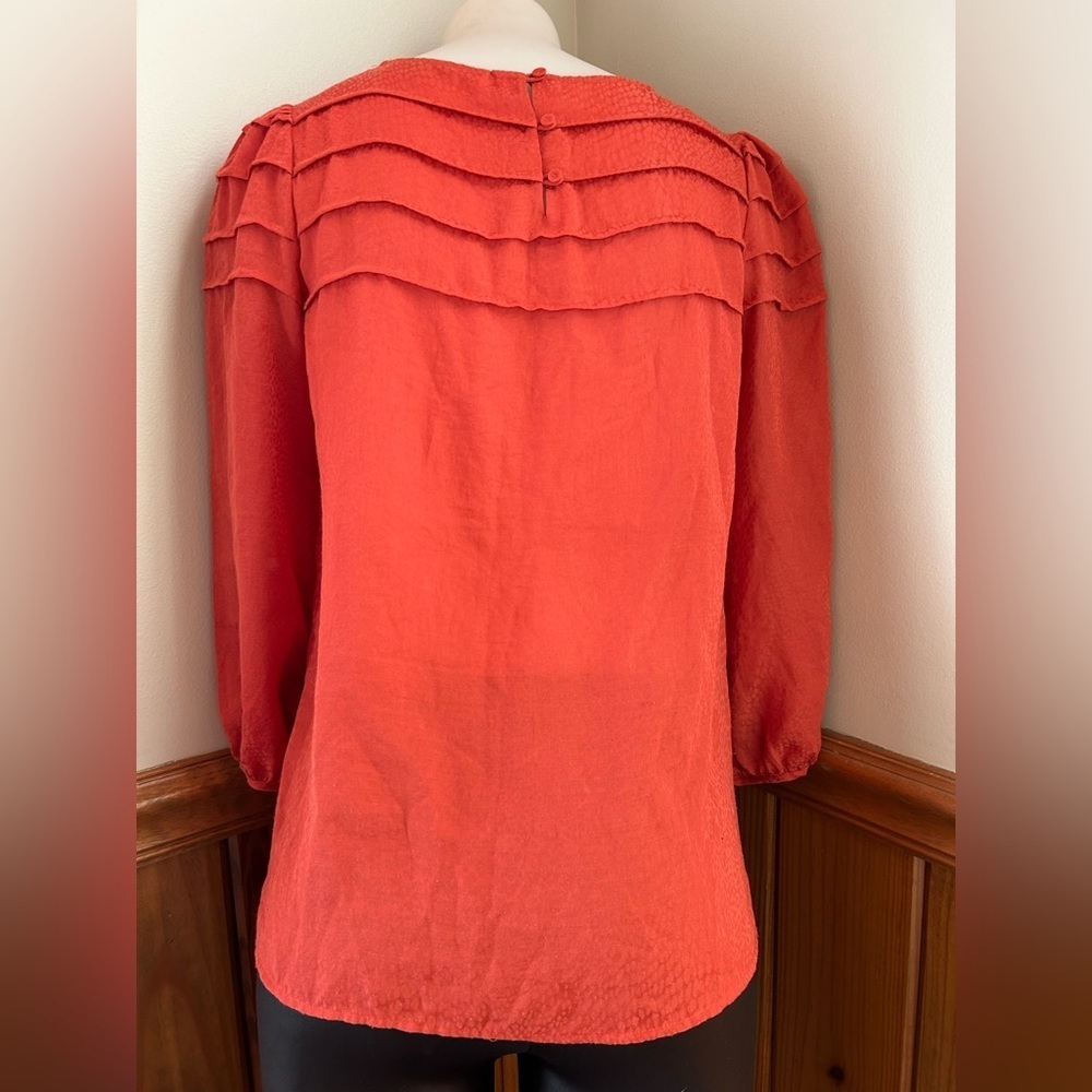 Loft XS burnt orange blouse, 3 buttons on back, elastic sleeve bottoms - Picture 2 of 7